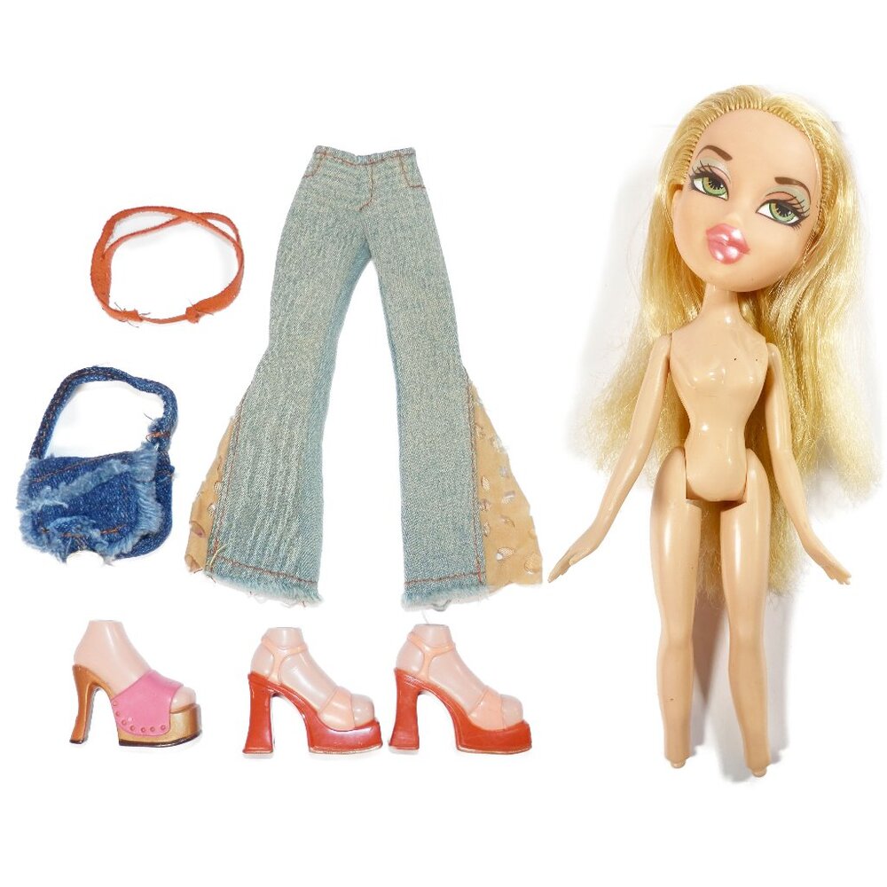 2003 Bratz Strut It First Edition Cloe Doll Jeans Denim Purse Headband Platforms